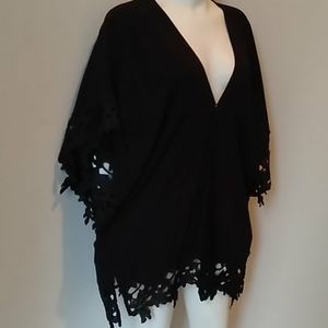 Like NEW - Stella & Dot Devlin Kimono - Stunning!